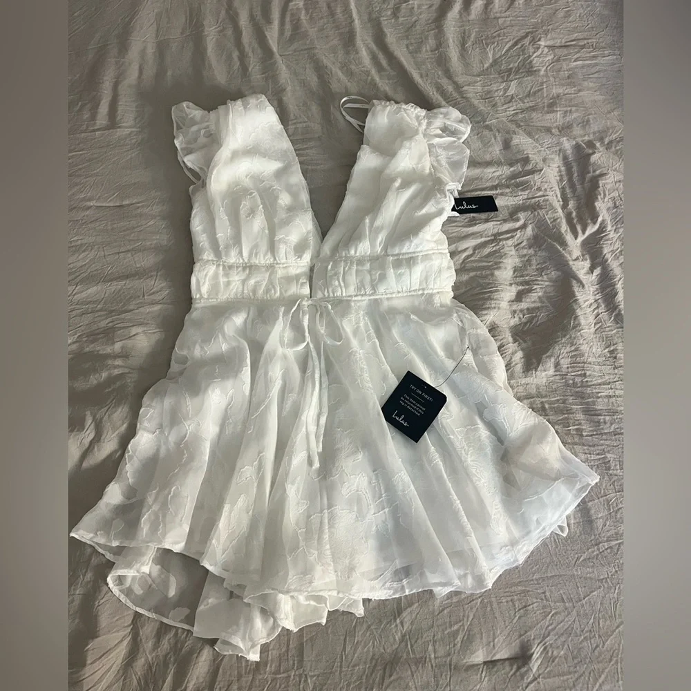 ❗️*SOLD*❗️ Lulu’s White lace NWT dress/Romper, bachelorette - Picture 5 of 7